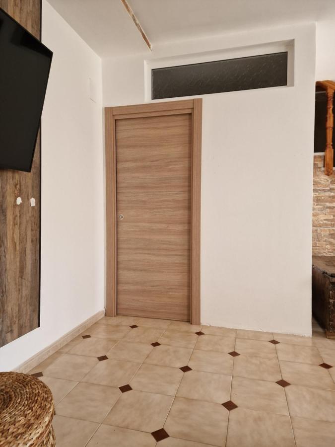 La Cueva De La Abuela Villa Cenes De La Vega Bagian luar foto
